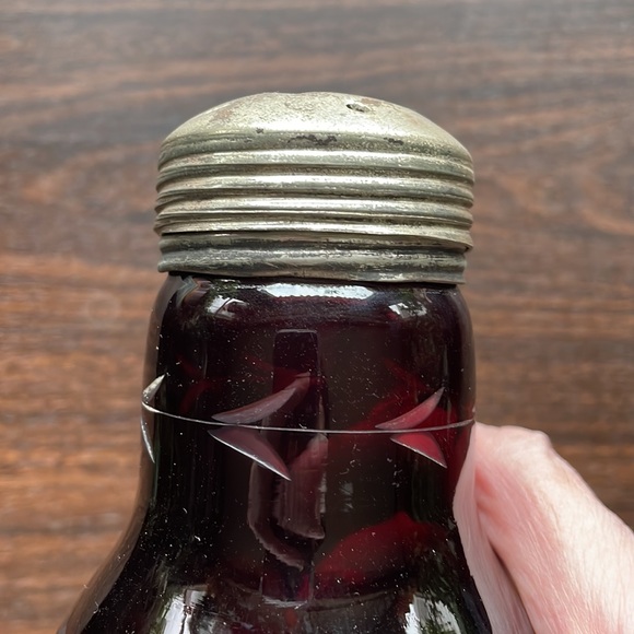 Vintage Sugar Shaker - Picture 3 of 6